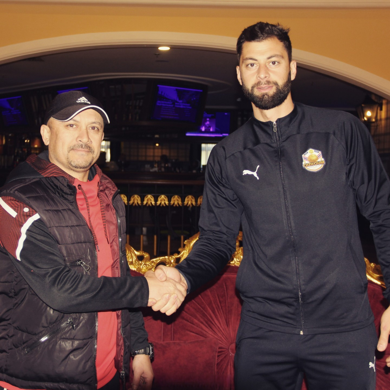 ayx.com-乌兹别克球队一路高歌，夺得胜利晋级(国足02乌兹别克斯坦)